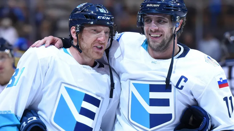 Marián Hossa (vlevo) a Anže Kopitar