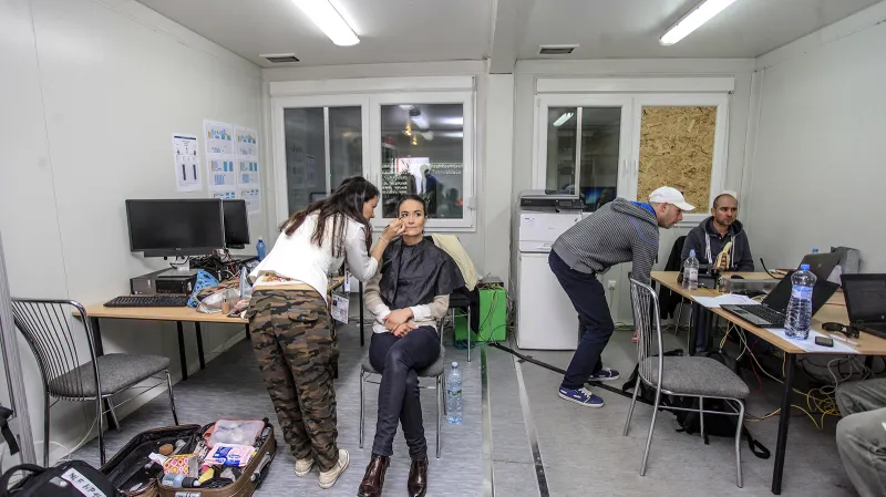 Studio a zázemí ČT v O2 areně před MS v hokeji