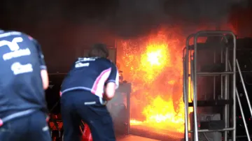 Požár v garáži týmu Williams