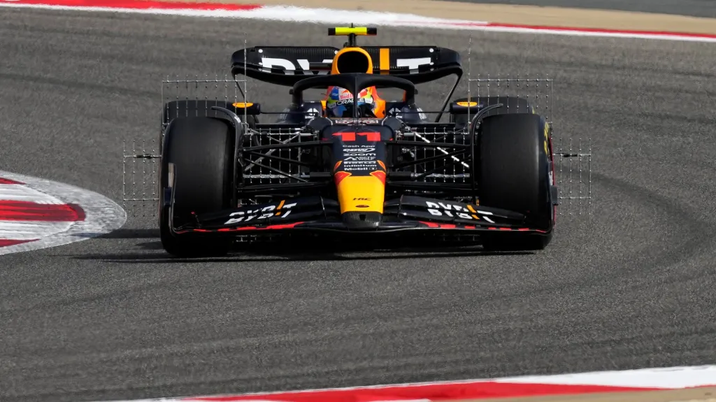 Sergio Pérez během testování