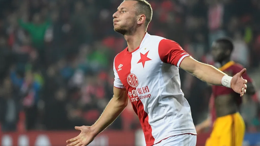 Vladimír Coufal ze Slavie se raduje z gólu