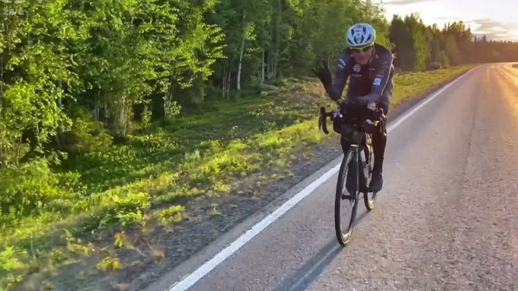 Polman se vydal na kole napříč Evropou