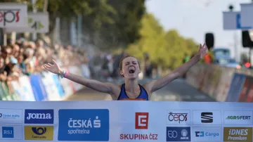 Stýblová a Zajíc vyhráli běžeckou klasiku Běchovice – Praha