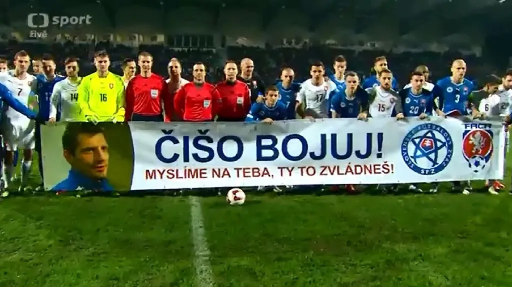 Slovenští a čeští fotbalisté podporují Mariána Čišovského