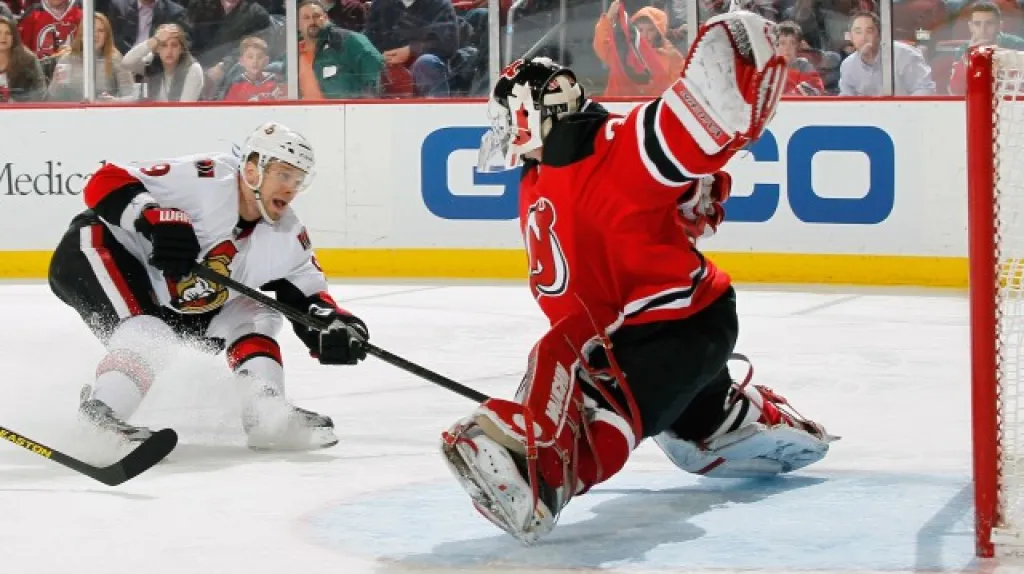 Milan Michálek v utkání s New Jersey Devils