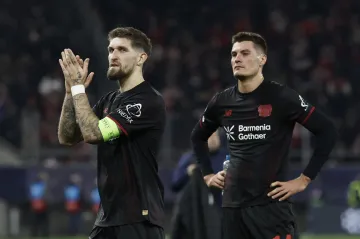 Robert Andrich a Patrik Schick po výhře nad Olympiakosem Pireus.