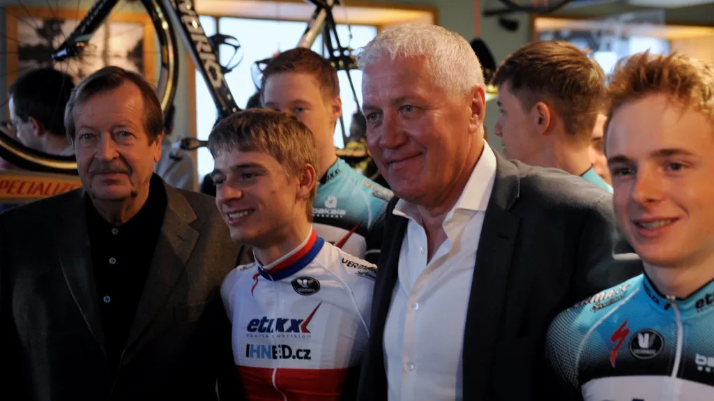 Představení cyklistické stáje Etixx-IHNED 