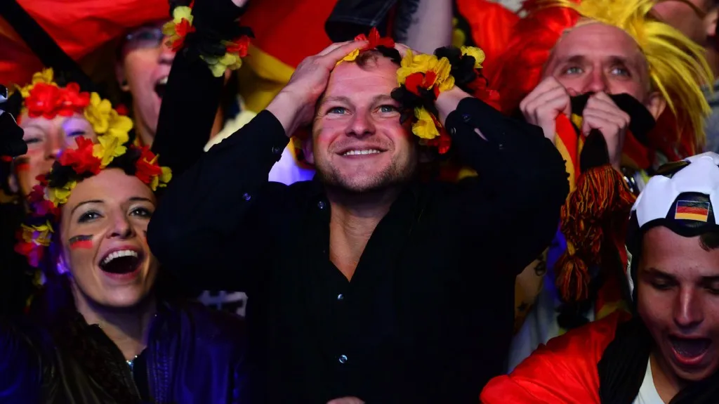 Němečtí fanoušci slaví titul své reprezentace