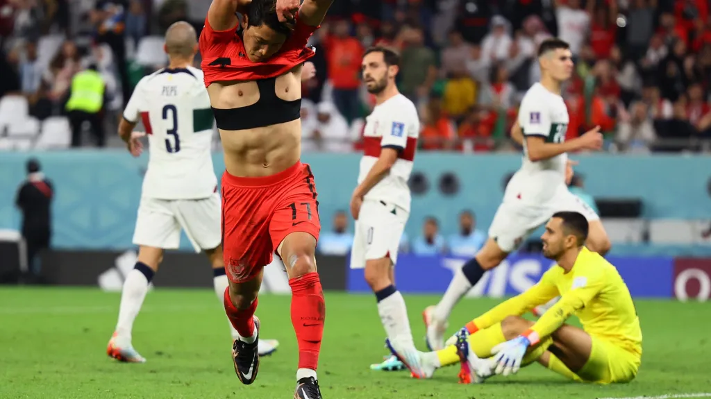 Korejec Hwang Hi-čchan oslavuje gól