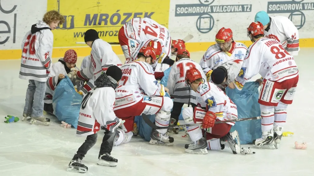 Charitativní akce na třineckém stadionu
