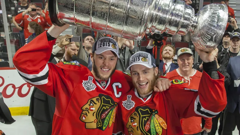 Jonathan Toews a Patrick Kane