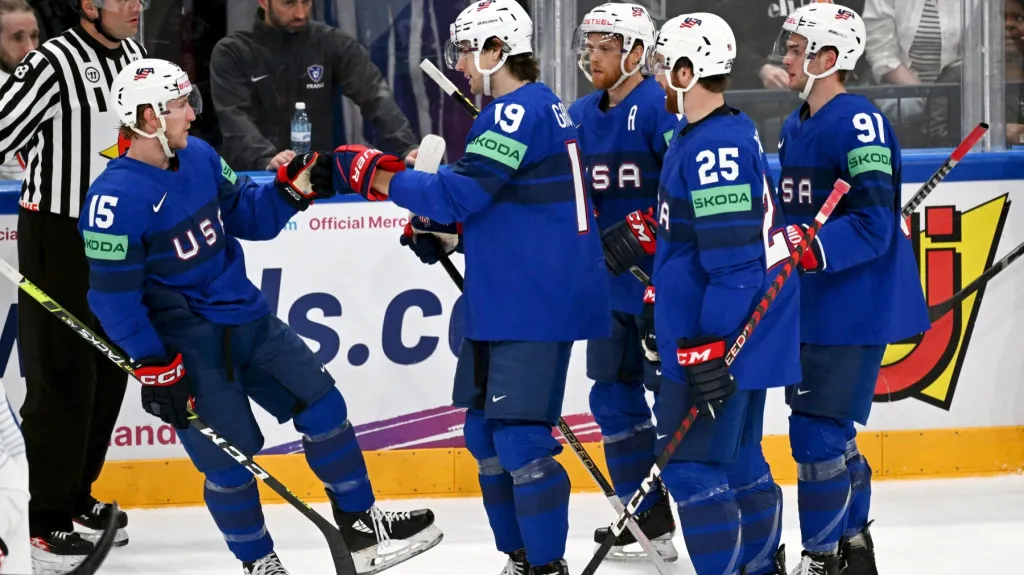Radost hokejistů USA