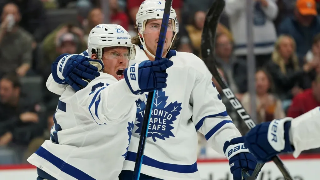 Ondřej Kaše slaví gól Toronta