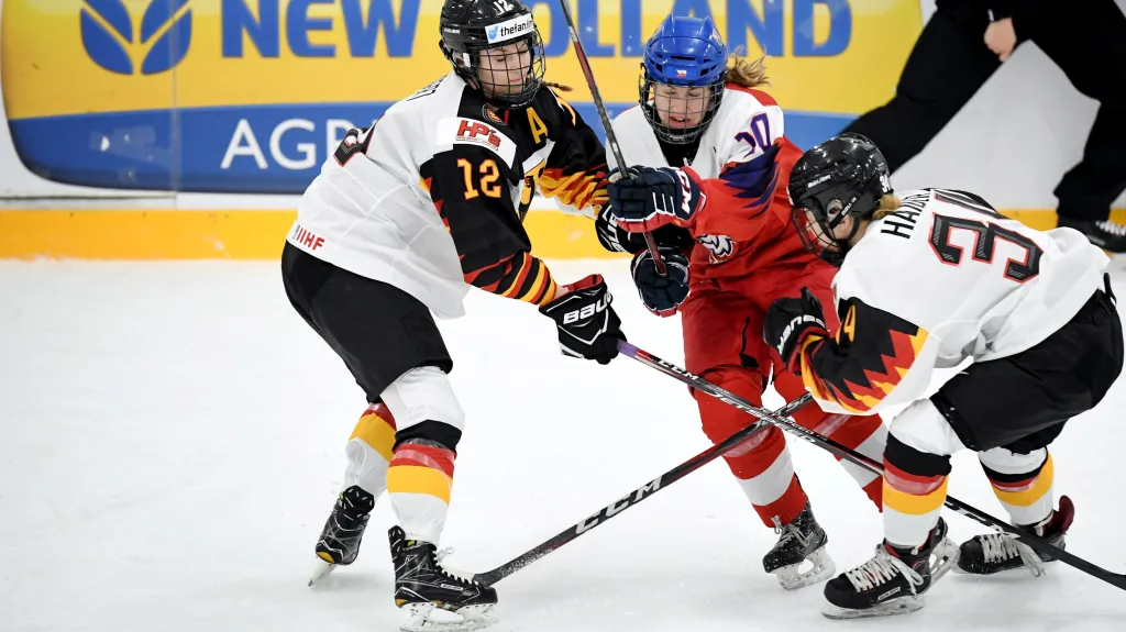 Denisa Křížová v zápase proti Německu