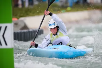 Tereza Kneblová na kayakcrossu na ME