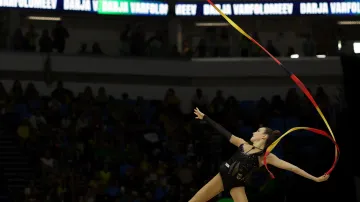 Varfolomeevová ovládla světový šampionát moderních gymnastek