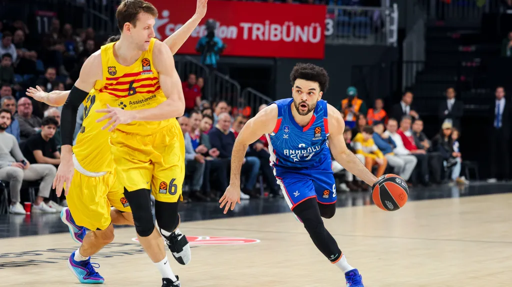 Jan Veselý v utkání proti Anadolu Efes