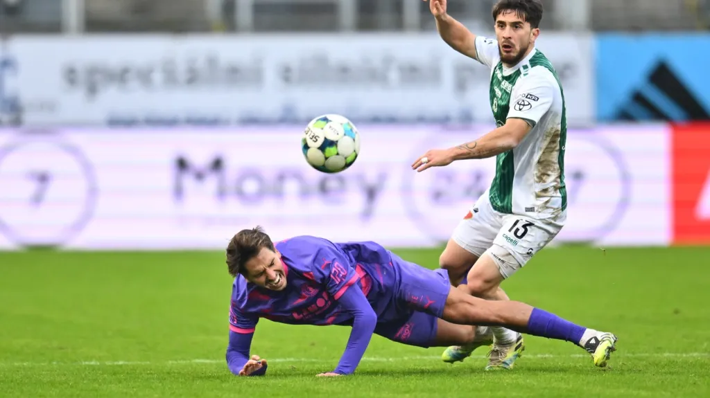 Čermák z Boheminas padá v souboji s jabloneckým Sedláčkem