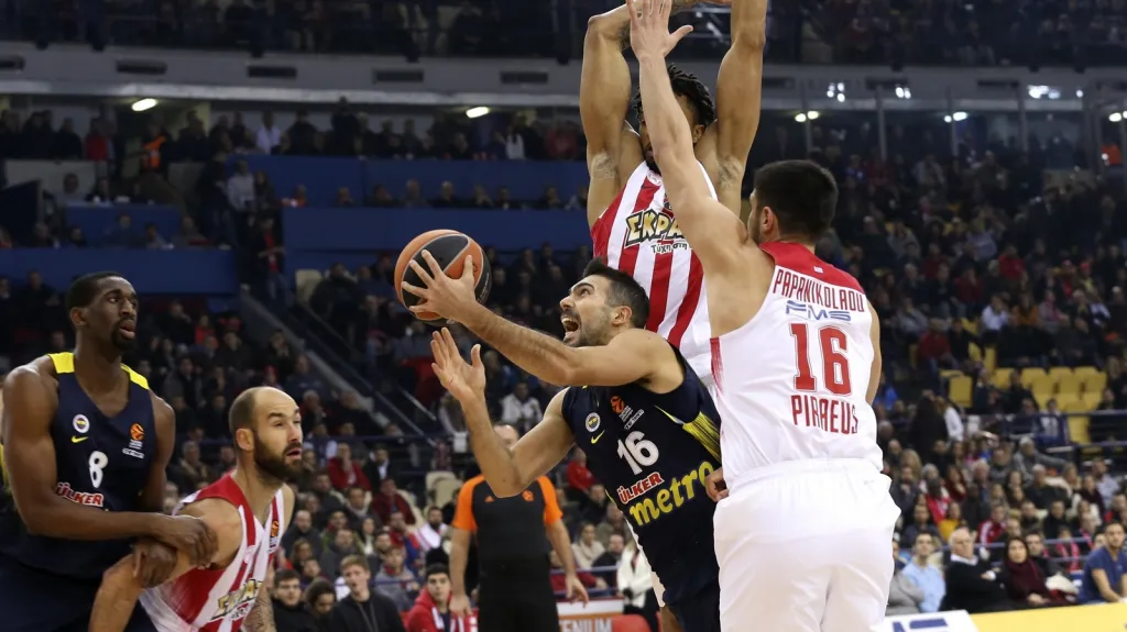 Utkání Olympiakos - Fenerbahce
