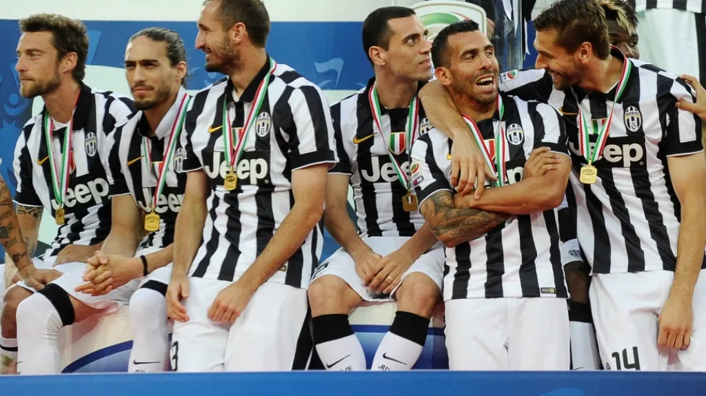 Fotbalisté Juventusu s medailemi pro mistra Itálie