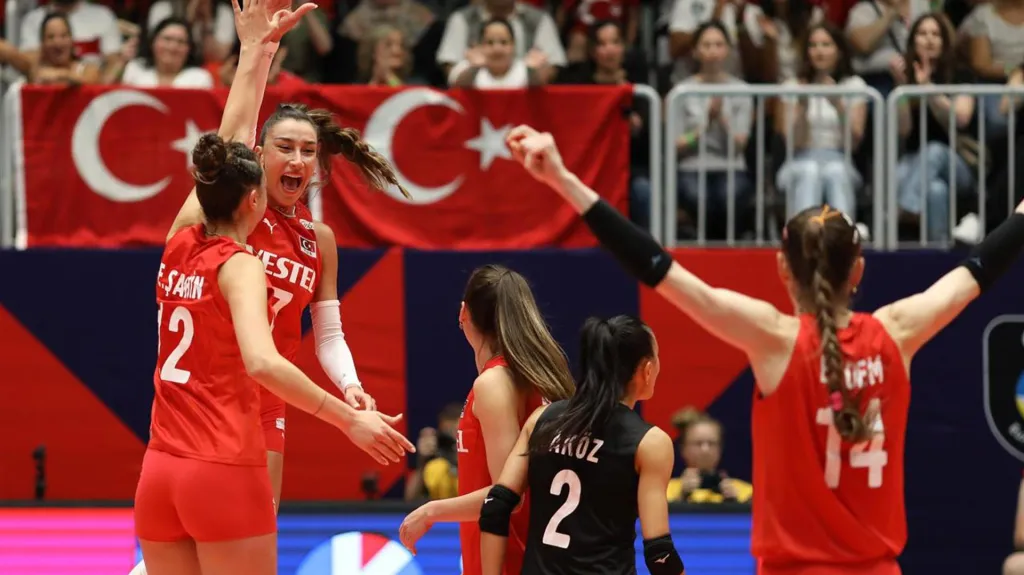 Turecké volejbalistky se radují