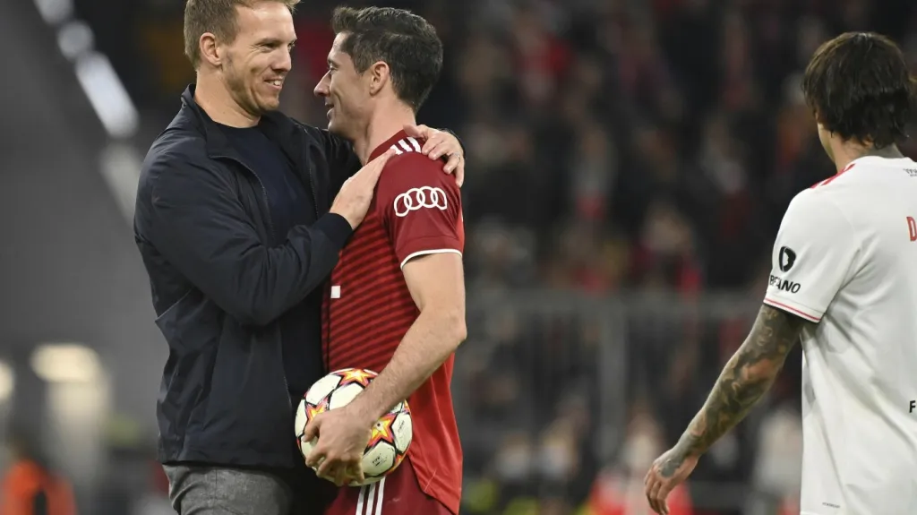 Trenér Bayernu Julian Nagelsmann a Robert Lewandowski