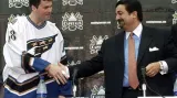 Jaromír Jágr po přestupu do Washingtonu s majitelem klubu Tedem Leonsisem