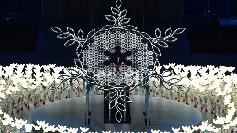 Olympijský oheň v Pekingu vzplál velmi netradičně