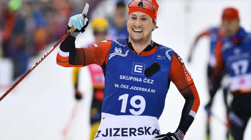 Dojezdy vítězů Jizerské padesátky Stadaase a Smedasové