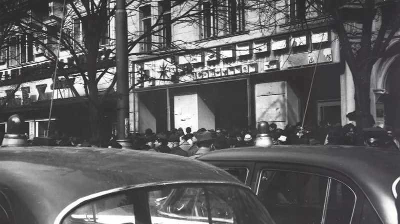 Zdemolovaná kancelář Aeroflotu