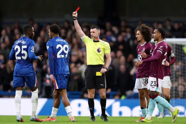 Předposlední Burnley sebralo Chelsea bod, City tlačí na paty Arsenalu