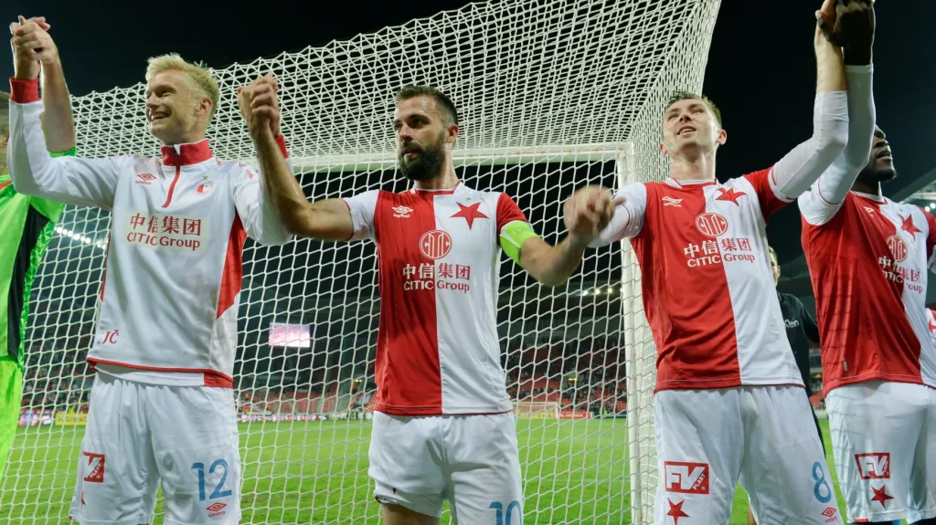 Josef Hušbauer (uprostřed) se spoluhráči