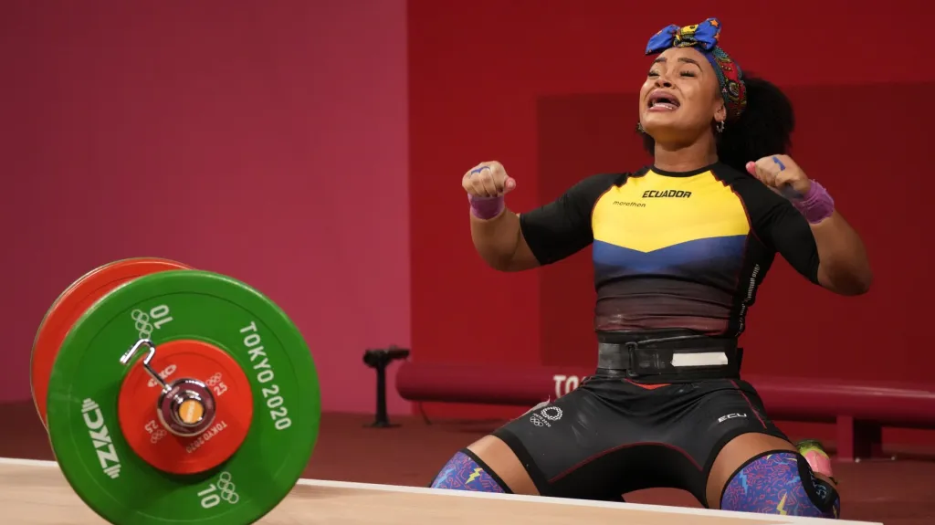 Neisi Dajomesová Barrerová se raduje z vítězství