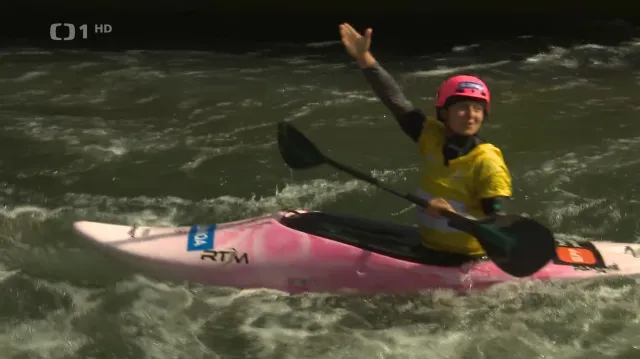 Beková v kayakcrossu v Augsburgu zastínila české hvězdy