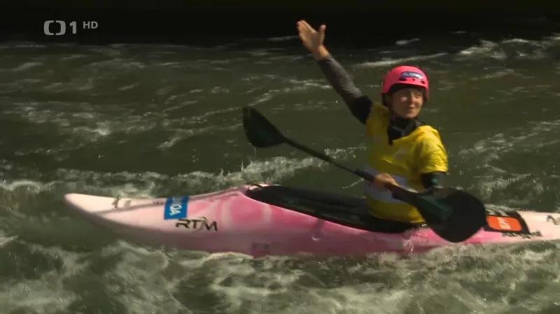 Beková v kayakcrossu v Augsburgu zastínila české hvězdy