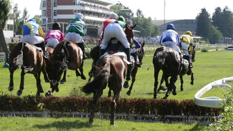 Na dostizích bude počet lidí výrazně ořezán, závodit se v Česku bude zatím na čtyřech