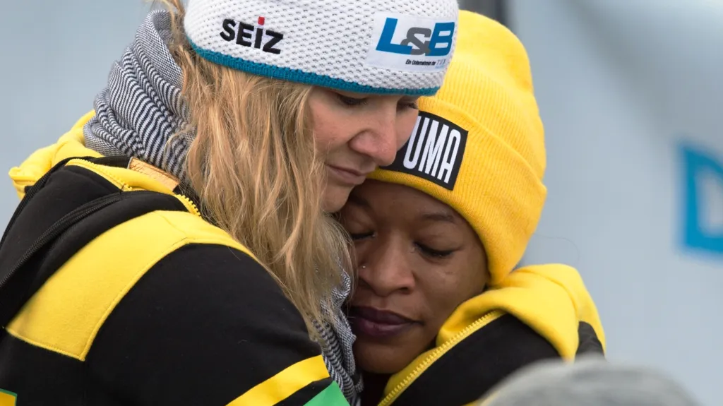 Sandra Kiriasisová s jamajskou reprezentantkou Audrou Segreeovou