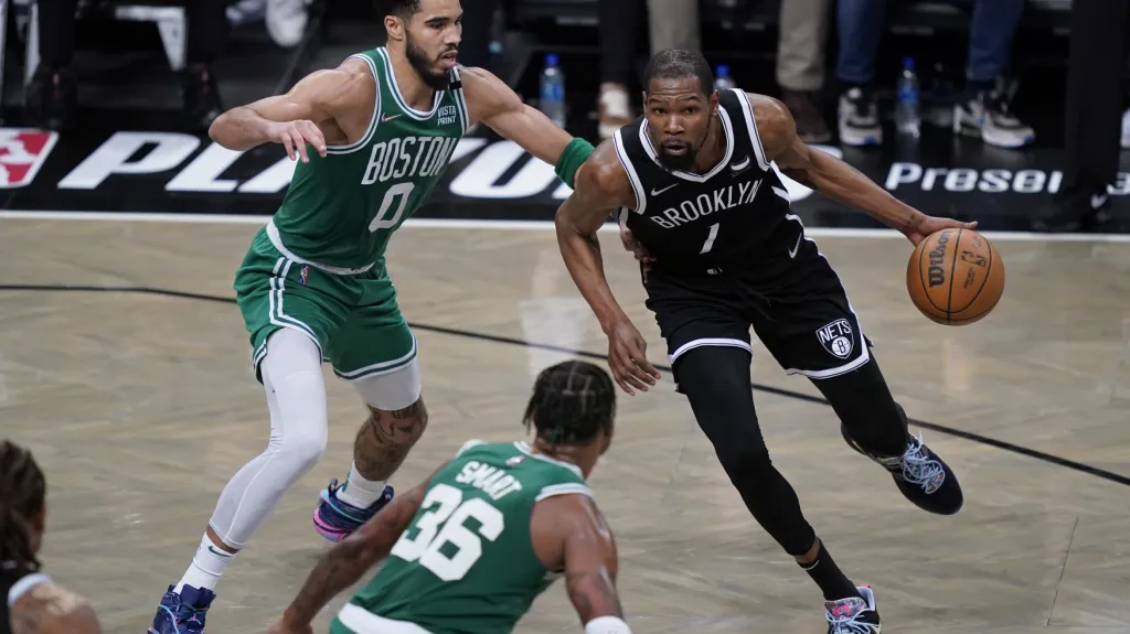 Kevin Durant v duelu s Bostonem