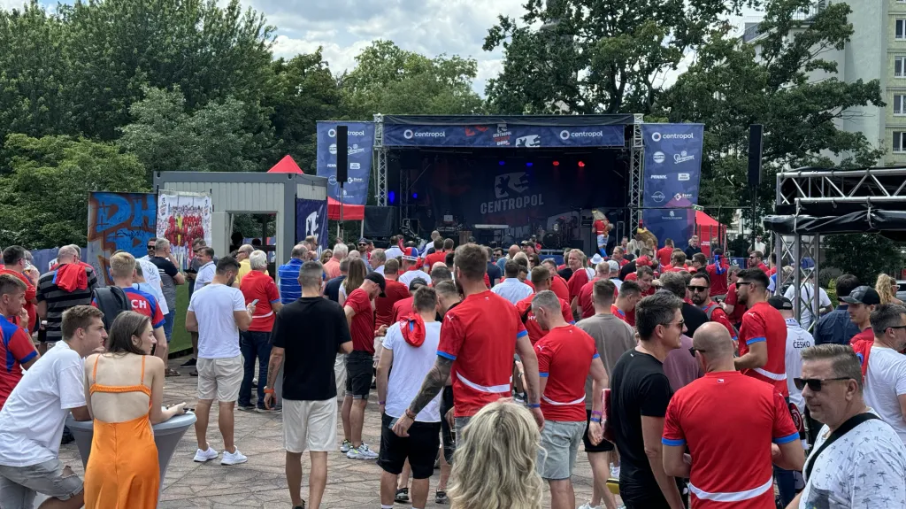 Fanoušci v Českém domě v Lipsku