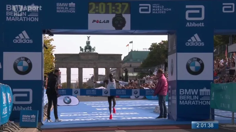 Kipchogeho neuvěřitelný doběh ve světovém rekordu v Berlíně