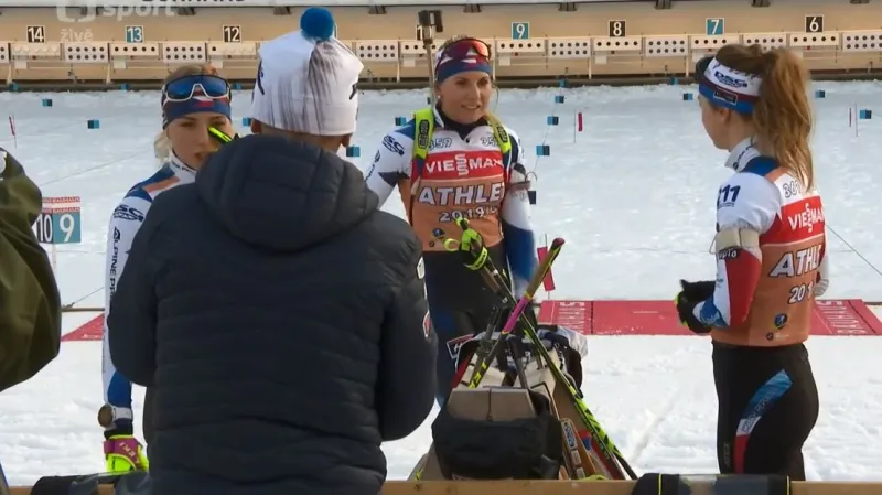 Ve sprintu biatlonistek se ve Francii představí i česká čtveřice