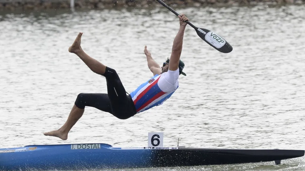 Josef Dostál slavící zlato