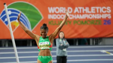 Závěr soutěže dálkařek s vítěznou Agate de Sousaovou