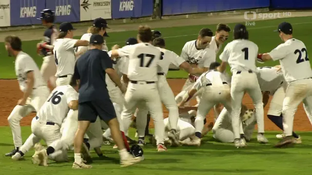 Rozhodující zlatý hit Britů a oslavy titulu