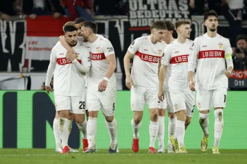 Fotbalisté Stuttgartu slaví