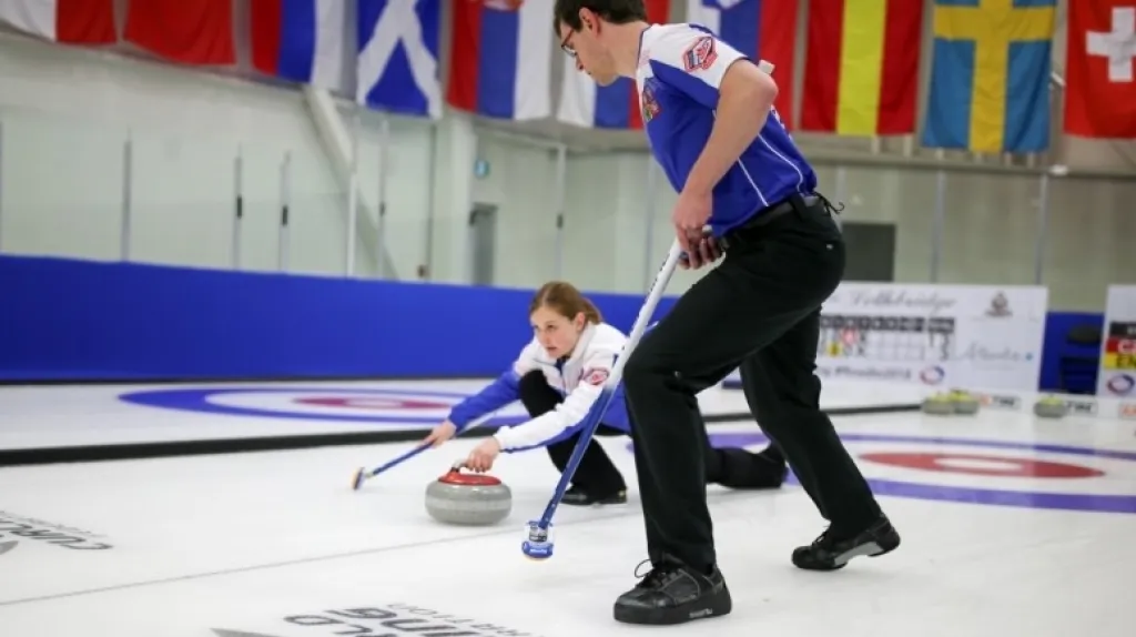 Čeští curleři Zuzana Hájková a Tomáš Paul