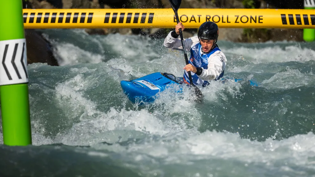Jakub Krejčí na kayakcrossu v Irvee