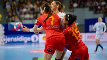 Kapitánka Luzumová v obležení Rumunek