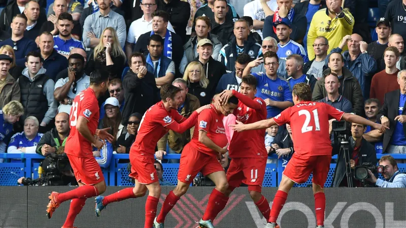 Slavící fotbalisté Liverpoolu