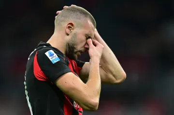 Zklamaný Strahinja Pavlovic z AC Milán